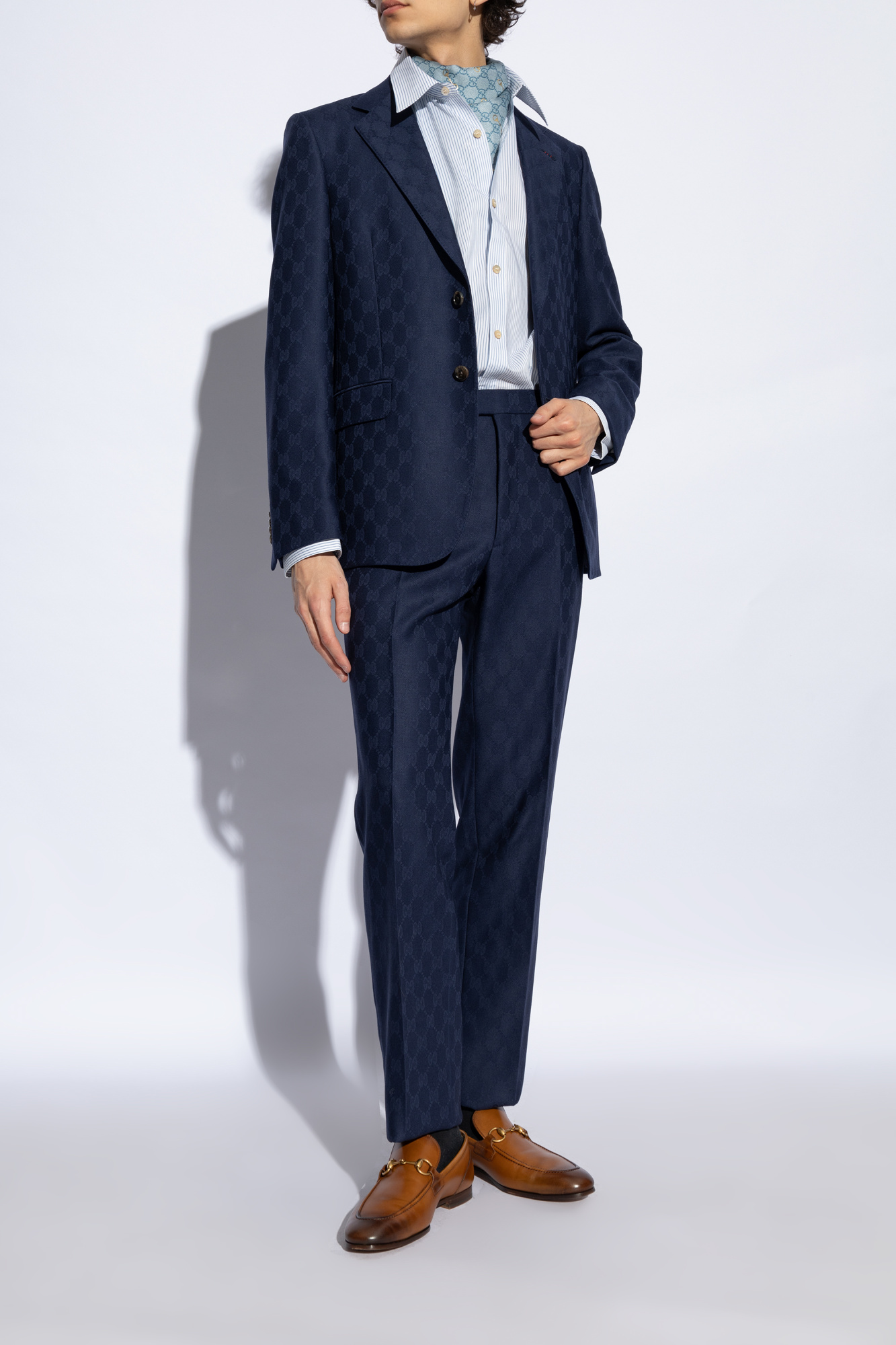 Suit with gucci loafers online